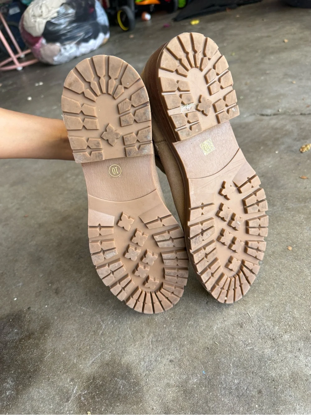 Steve Madden Suede Chelsea Boots in Tan